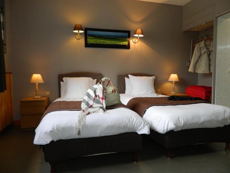 Logis - Auberge Du Colombier Guînes Room photo